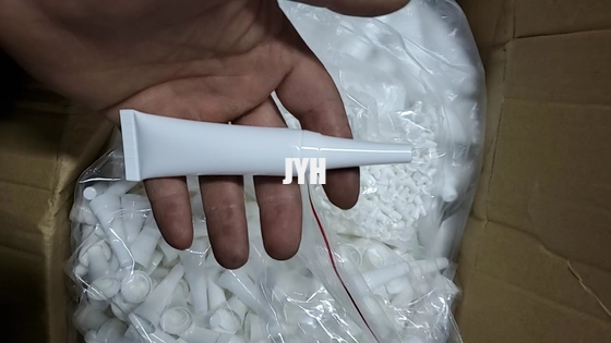 20G 눈치료 화장품 카페인 눈 크림으로 어두운 원을 제거합니다.